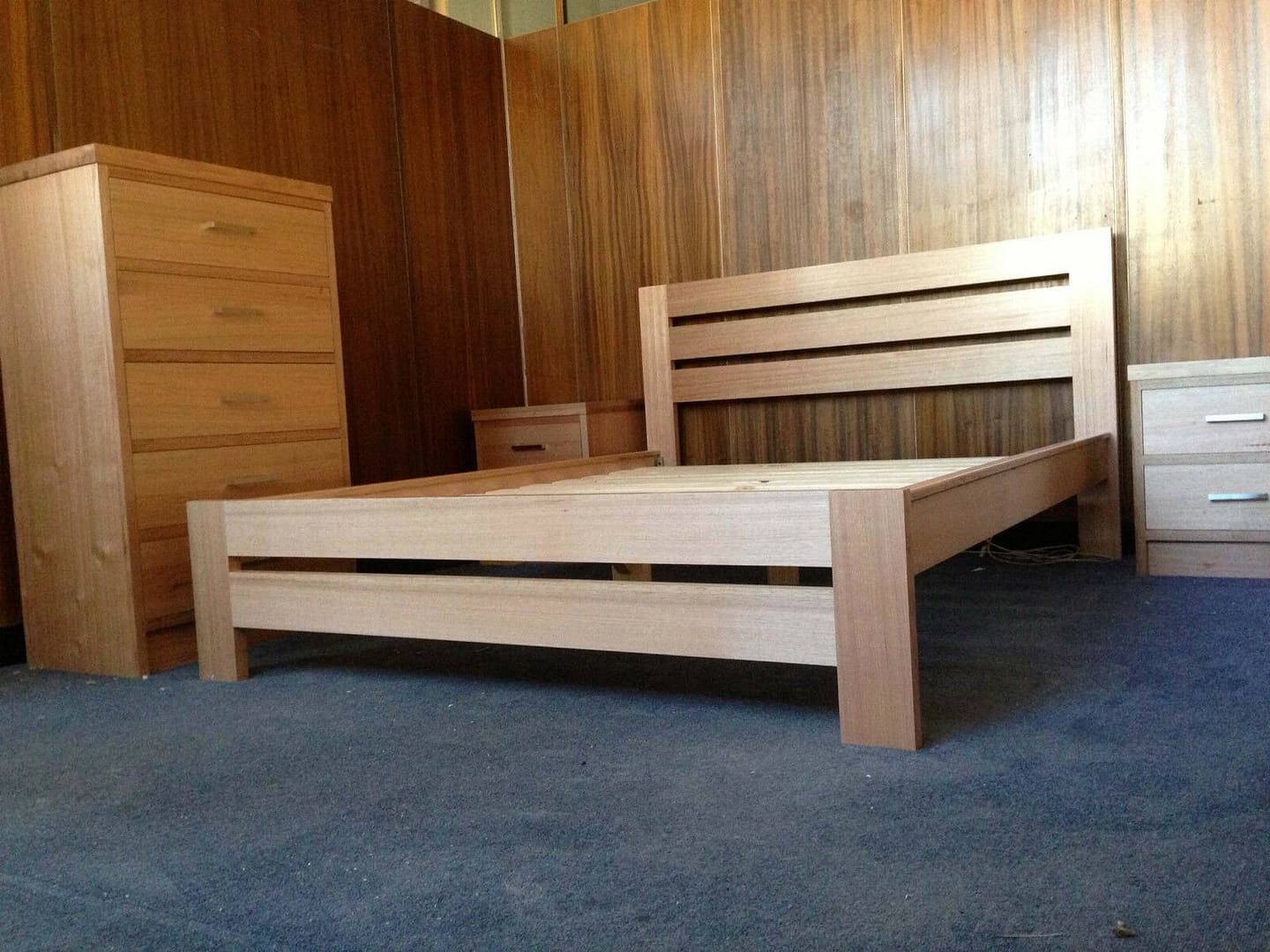 Quality Tassie oak queen bedroom suite made in Australia!
